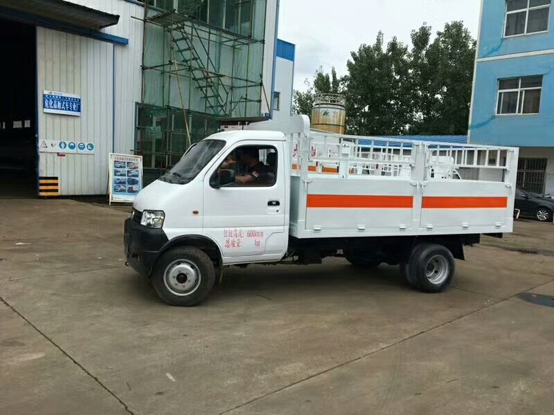 東風(fēng)俊風(fēng)3.3米（藍牌）氣瓶車