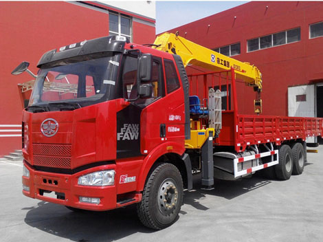 解放J6后雙橋12噸隨車吊