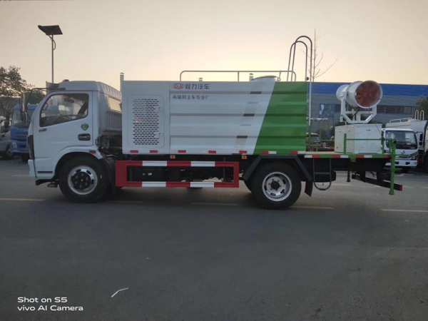 國(guó)六東風(fēng)大多利卡多功能抑塵車(chē)