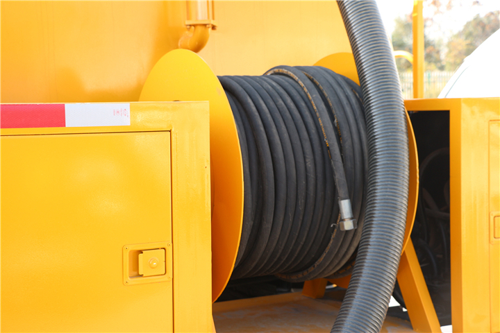 東風多利卡9方清洗吸污車