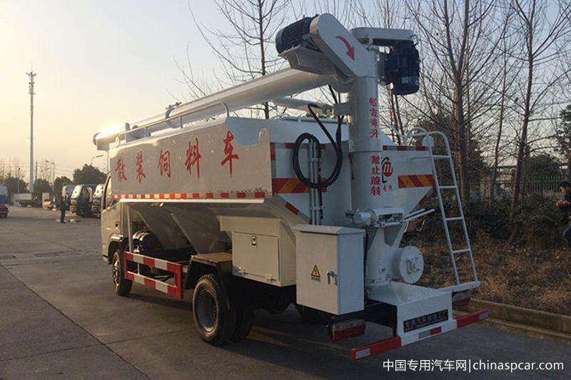 廠區(qū)使用散裝飼料運(yùn)輸車