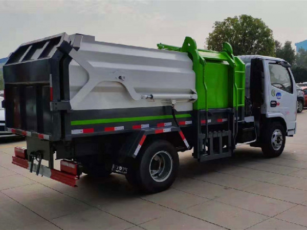東風(fēng)小多利卡國六5方側(cè)裝壓縮垃圾車