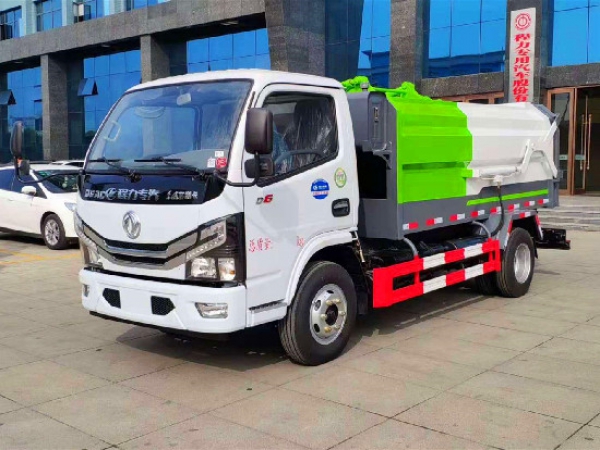 東風(fēng)小多利卡國六5方側(cè)裝壓縮垃圾車