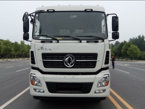 東風(fēng)天龍12水/10塵洗掃車