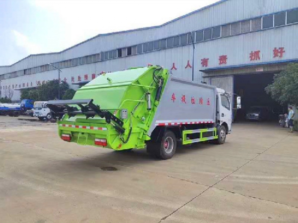 江淮駿鈴國(guó)六8方壓縮式垃圾車