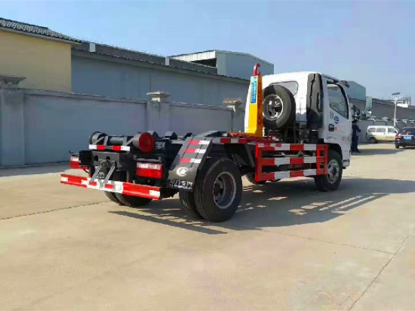 東風小多利卡國六藍牌車廂可卸(鉤臂5方)式垃圾車