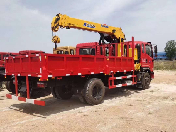 東風(fēng)暢行D1隨車吊8噸隨車吊價(jià)格