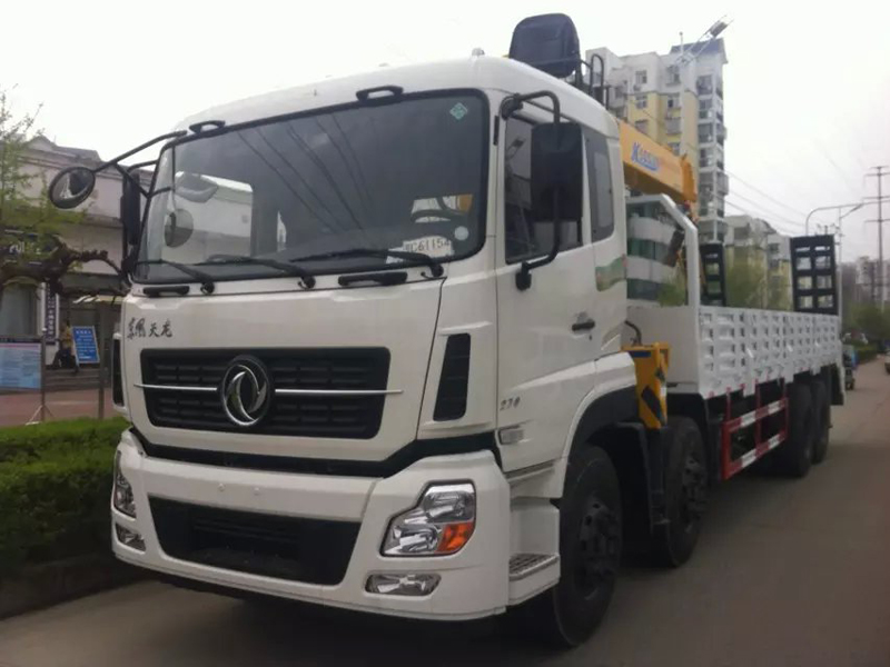 東風(fēng)天龍前四后八16噸隨車吊