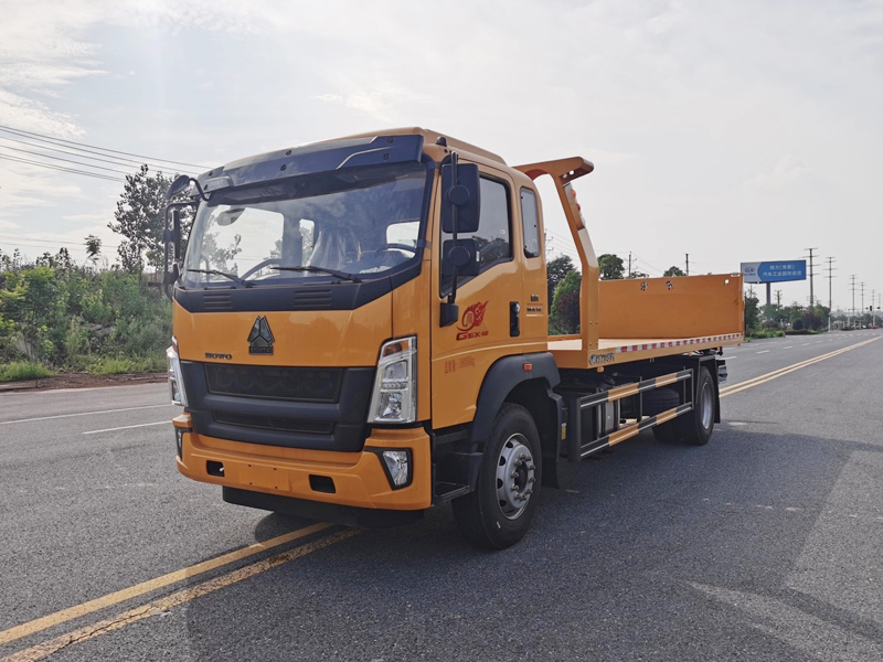 國(guó)六重汽豪沃重載型一拖二清障車