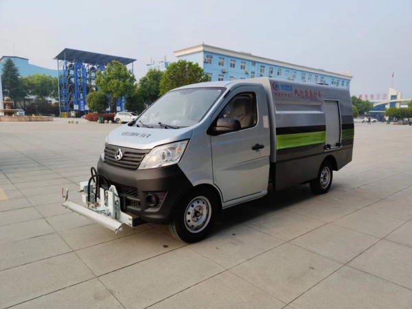 長安2.5方路面養護車，清洗車多少錢