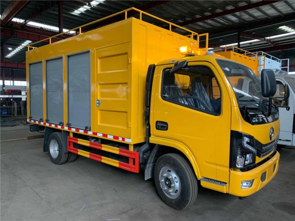 東風小多利卡6方污水處理車，凈化車