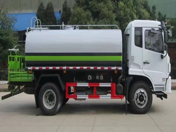 東風(fēng)福瑞卡12方灑水車