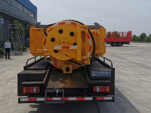 江鈴順達5方清洗吸污車，地下室專用