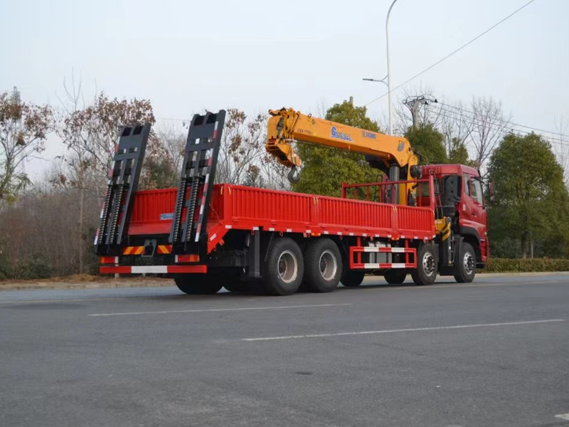 程力前四后八14噸隨車吊平板車