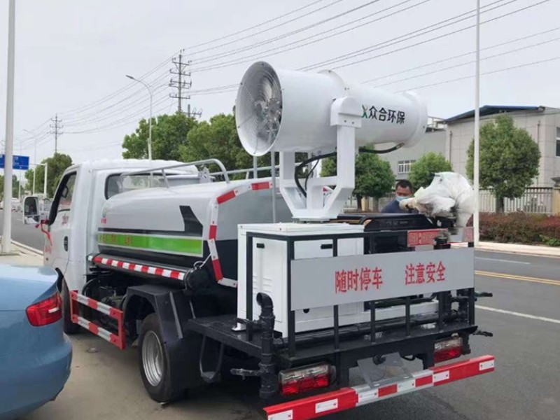 東風(fēng)途逸藍(lán)牌灑水車