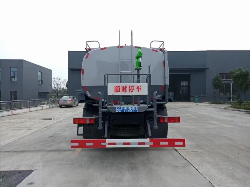豪沃14噸灑水車(chē)