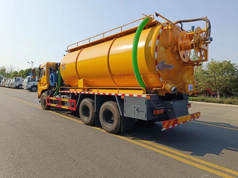 東風后八輪22方管道疏通車