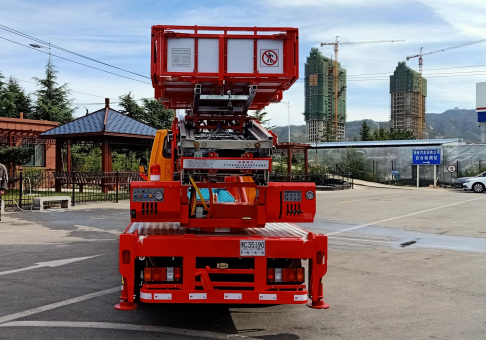 國六江鈴32米藍(lán)牌云梯車